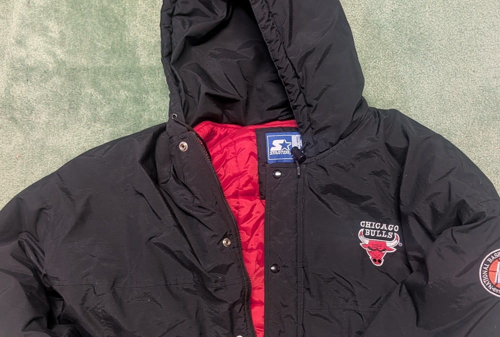 STARTER Black and Red Chicago Bulls Puffer Jacket